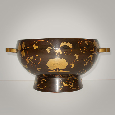 Kodaiji style lacquer mimidarai basin, Japan, Edo Period, early 19th century Kodaiji style lacquer mimidarai basin, Japan, Edo Period, early 19th century