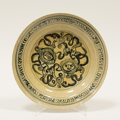 Annamese blue and white dish, Vietnam, 14th / 15th century