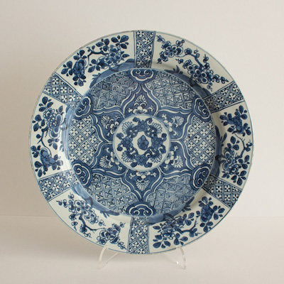 Blue and white porcelain plate for the Persian market
, China, Kangxi, circa 1700