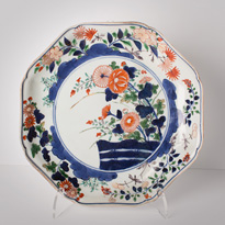 Imari porcelain plate, Japan, Edo period, circa 1690-1720 [thumbnail]