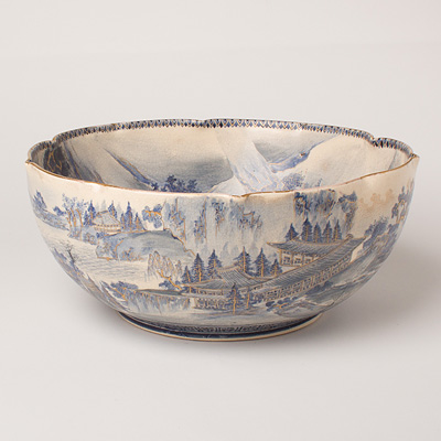 Rare Satsuma blue and white bowl, Japan, Meiji era, early 20th century Rare Satsuma blue and white bowl, Japan, Meiji era, early 20th century